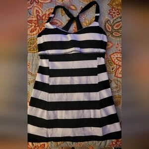 Lululemon workout top - Size 4